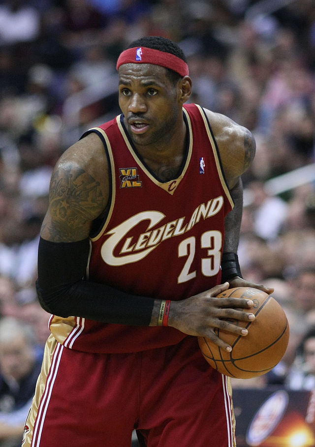 640px-LeBron_James_18112009_1