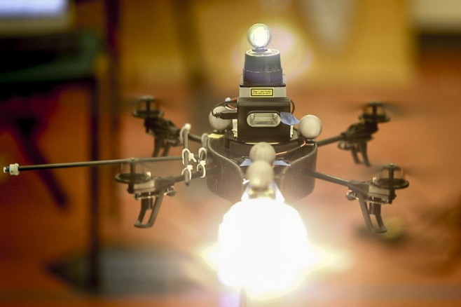 dronelighting01