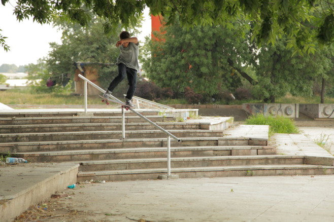 notis-aggelis-nosebluntslide