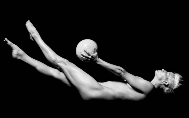 nude13-830x518