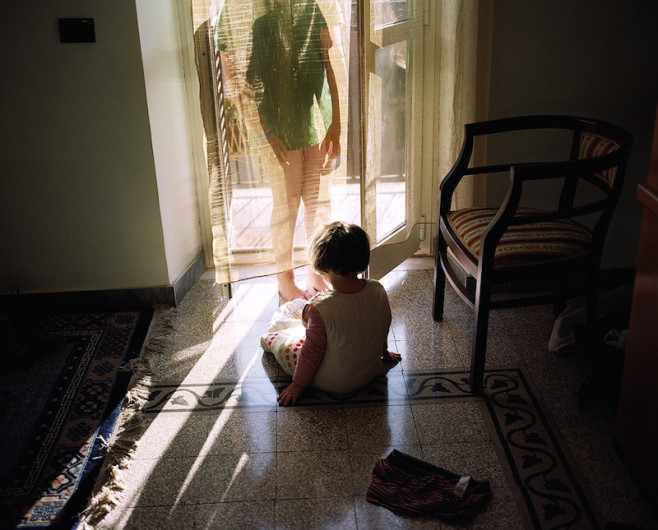 Sian_Davey_Finding_Alice_09