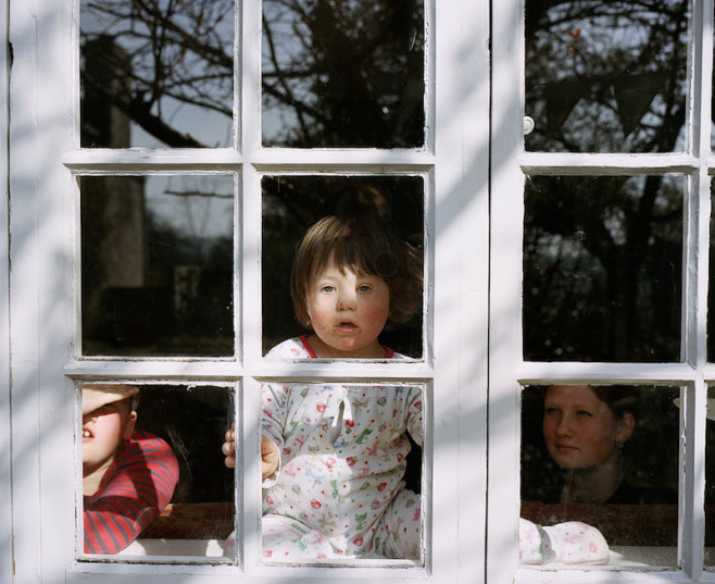 Sian_Davey_Finding_Alice_10