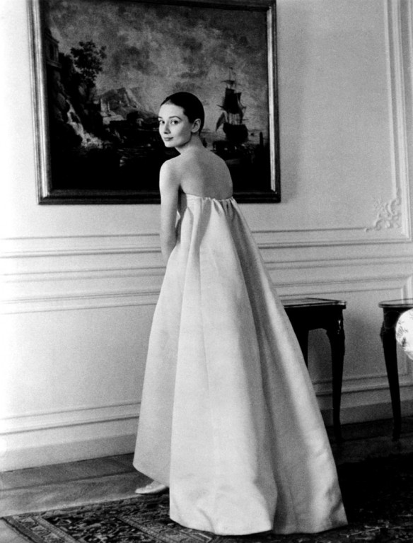audrey-hepburn-audrey-hepburn-7625967-830-10911-584x768