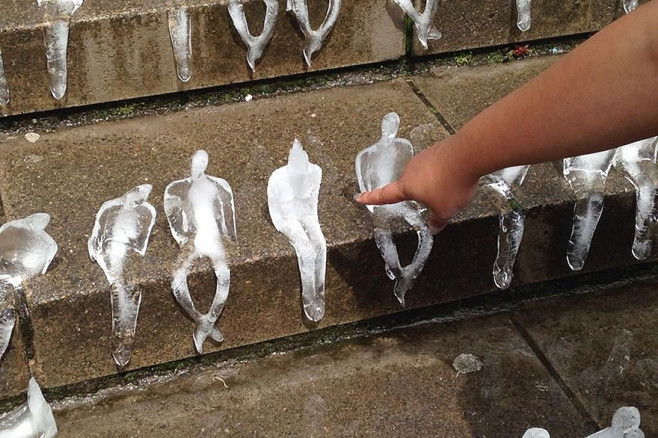 minimum-monument-ice-sculptures-first-world-war-commemoration-nele-azevedo-9