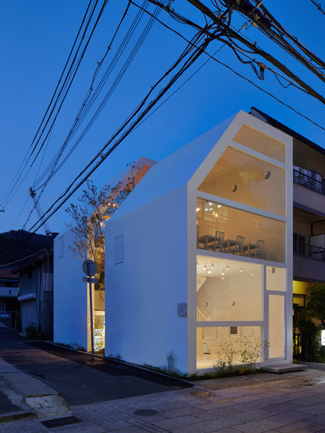 Blanc_House_by_Yuko_Nagayama_dezeen_468_7
