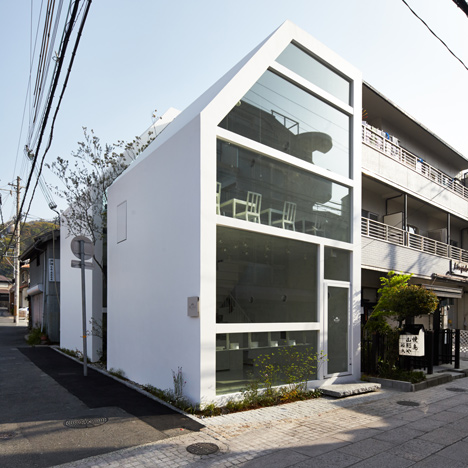 Blanc_House_by_Yuko_Nagayama_dezeen_sq_0