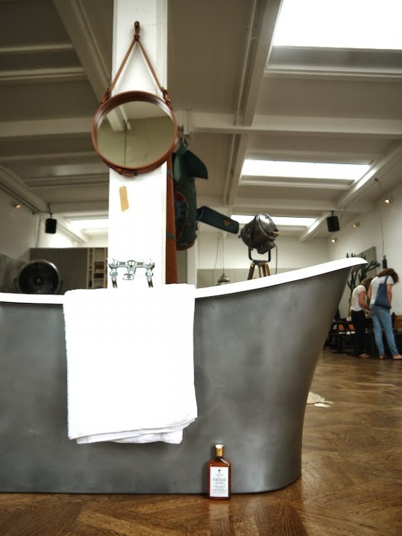 THE-LOFT-_-AMSTERDAMNEXT_COM-_-VOSGESPARIS_COM-FRONT-6-576x768