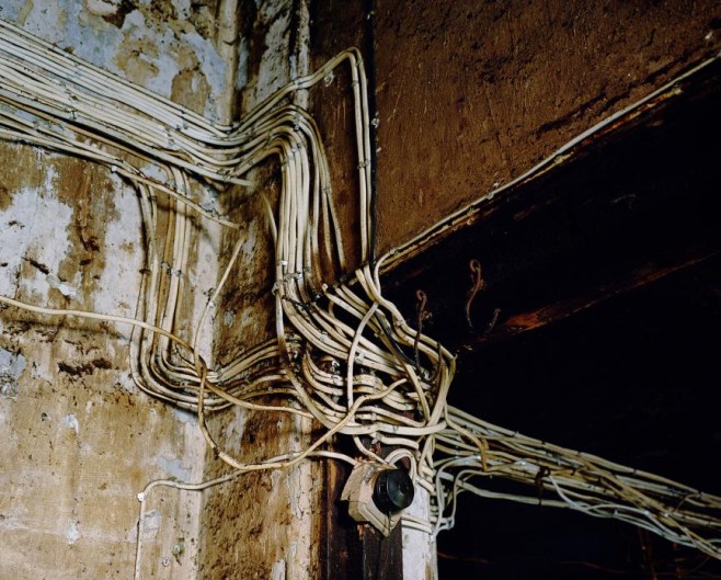 Wires_Yan_Family_House_P97