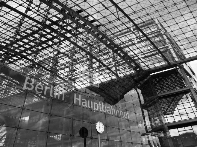 s4 P1190435 bw