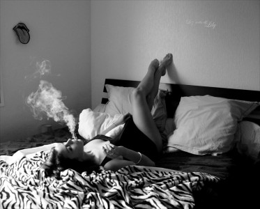 alone_in_my_room_by_m0ut0n_addict-d545dxu