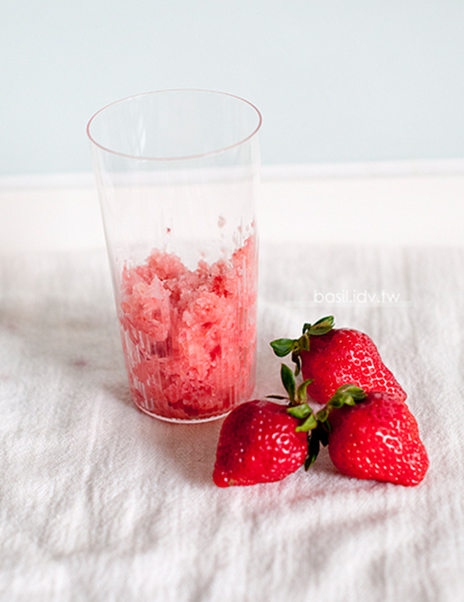 basil_sparkling_wine_with_strawberry06