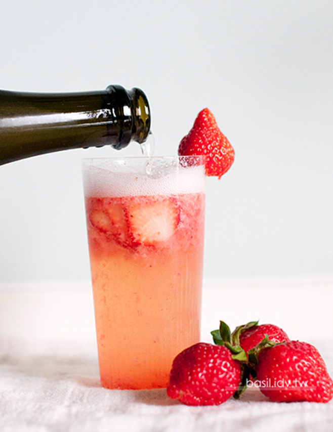 basil_sparkling_wine_with_strawberry08