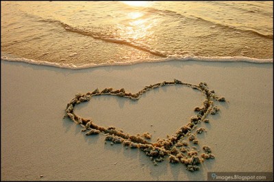 heart-sand-beach