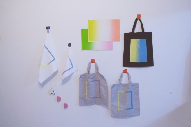 super add tote bag - gradient group photo