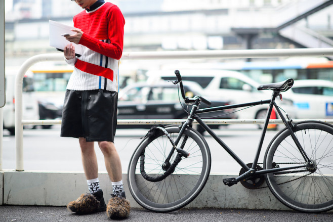 04-fashion-week-tokyo-street-style-fall-2015-06