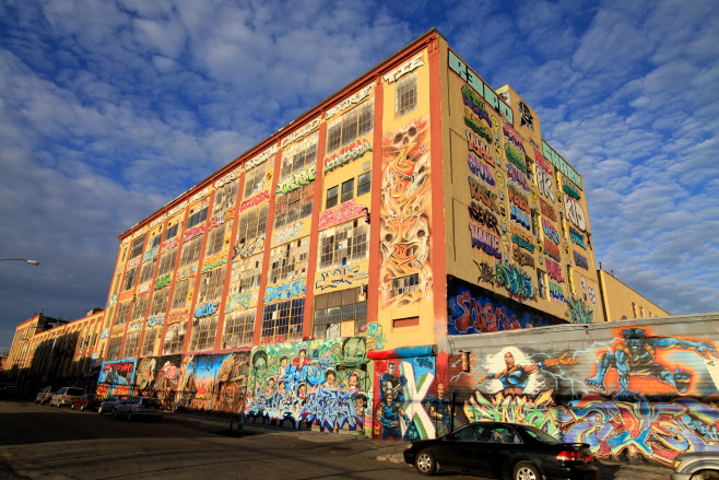 塗鴉聖地5Pointz榮景。圖取自Wikipedia。