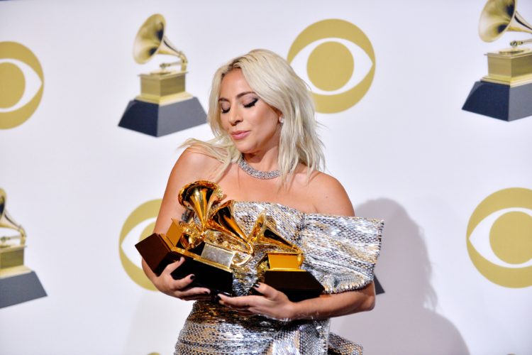 Lady Gaga 將成長過程中所遭遇到的挫折轉化為前進動力。圖為第 61 屆葛萊美獎