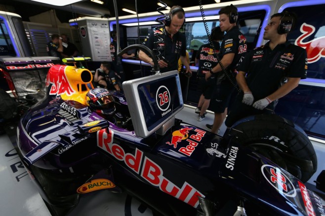 daniil-kvyat-prepares-for-qualy-at-the-spanish-gp
