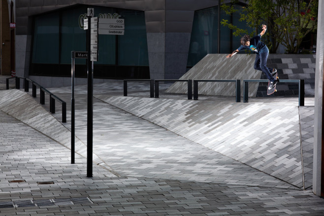 louie-lopez-–-backside-smith