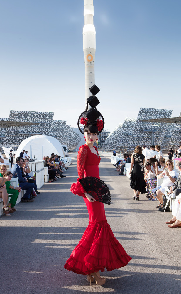 J Summer Fashion Show 2015 Jessica Minh Anh in Pilar Vera 1