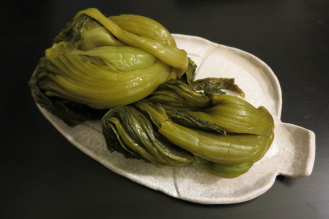 菲比做的盤子與爺爺的酸菜(自種+自醃喔~)