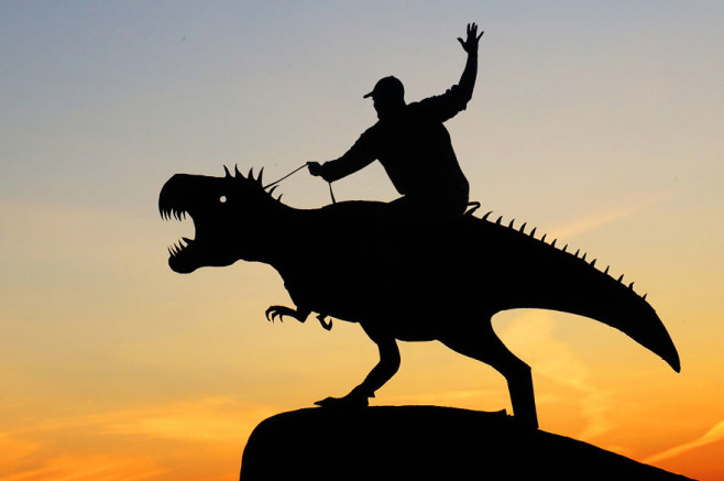 Cardboard-Cutouts-Come-to-Life-in-Magical-Sunset-Silhouettes1__880