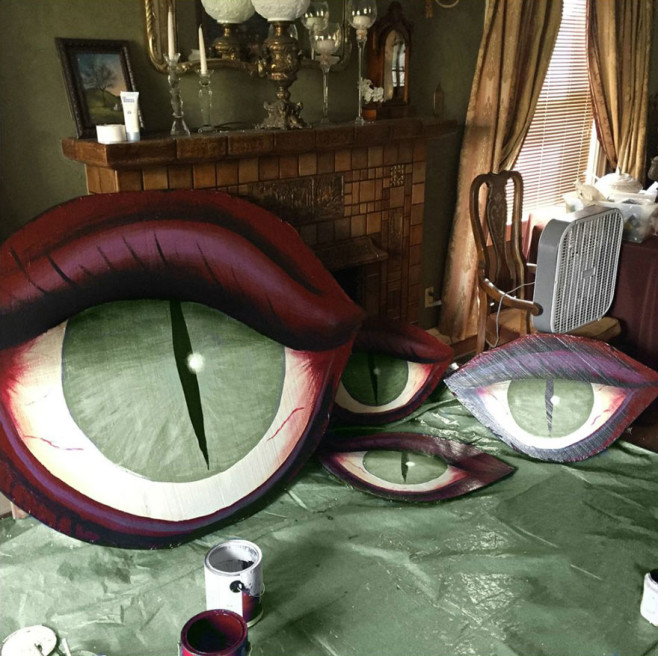 halloween-decorations-parents-house-christine-mcconnell-14