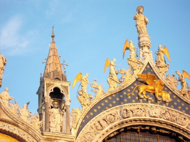 San-Marco-Basilica-Lion-restoration-171-800x600