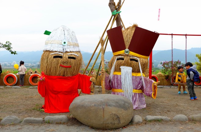 圖片　稻草人：守護土地的土地公、土地婆（作者提供）