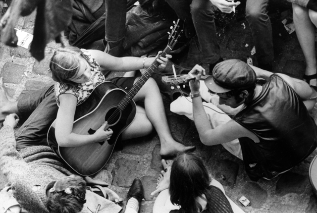 beatniks-in-paris-1955