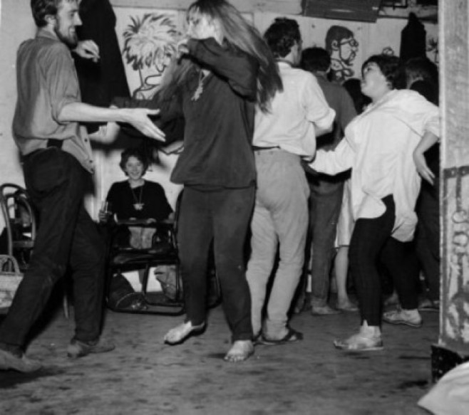 dancing-at-eel-pie-island-426x378-e1342746092723