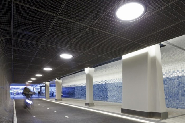 Benthem Crouwel Architects Amsterdam; Irma Boom; Amsterdam Centraal Station; langzaam-verkeer-tunnel;