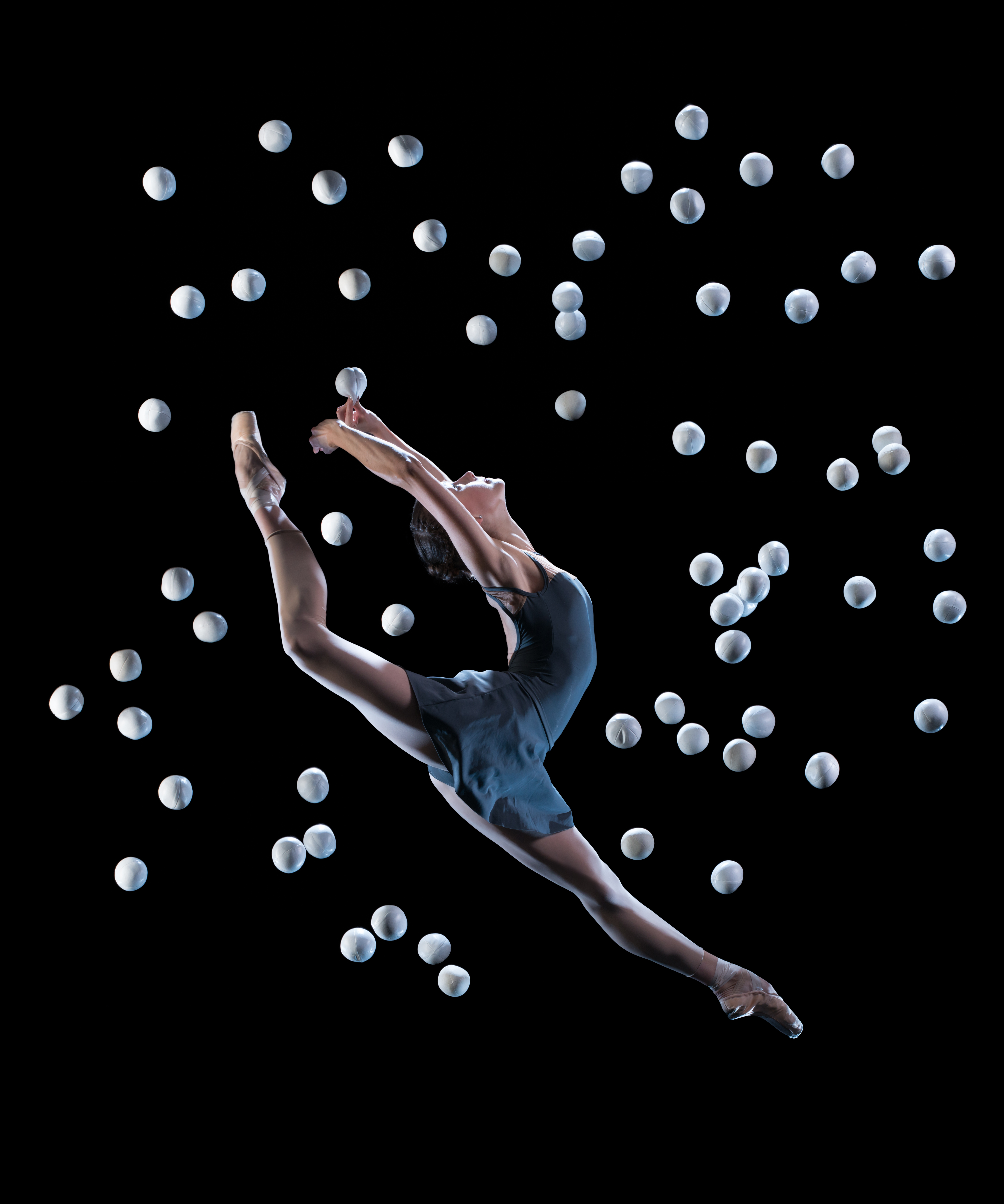 Kate Byrne from Gandini Juggling 4x4 Ephemeral Architectures - campiagn image shoot at Dehavilland studios, London on March 29, 2015. Photo: Arnaud Stephenson