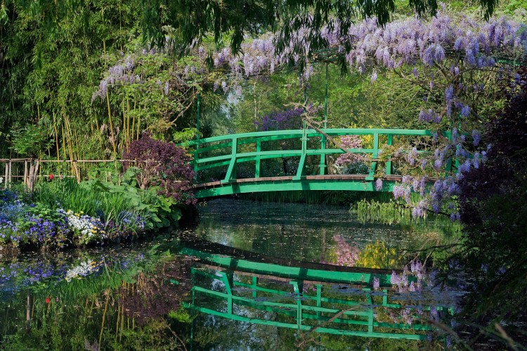 Giverny-Japanese-Bridge-2