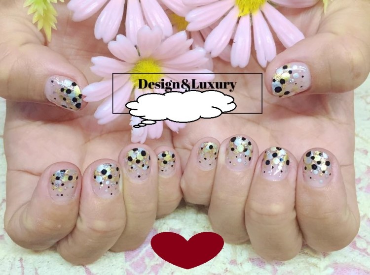 round dot nail