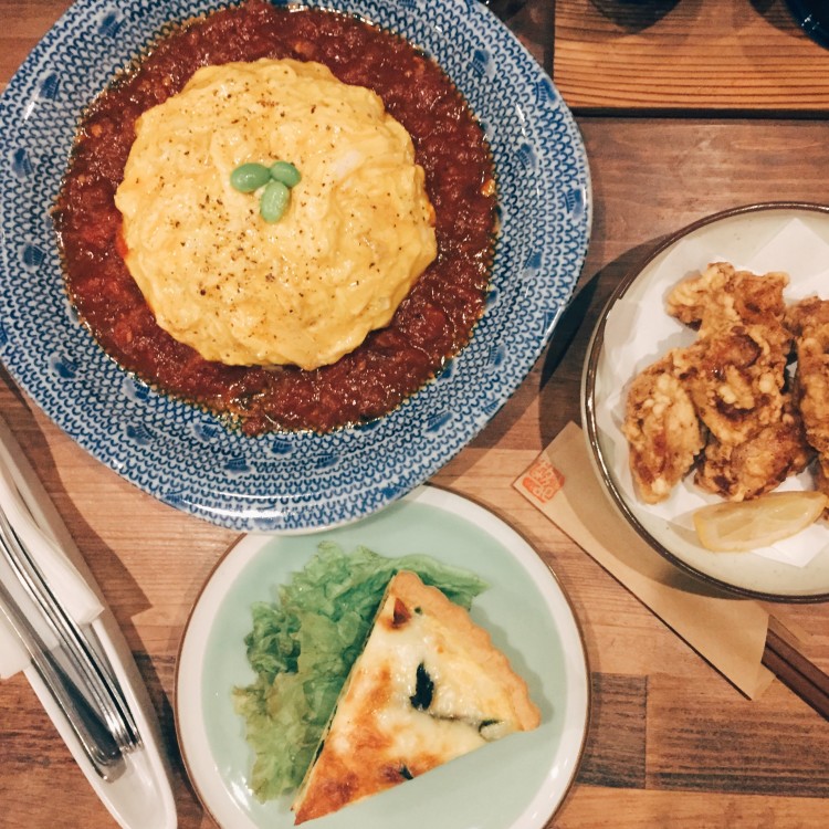 大推蛋包飯與炸雞，美味!
