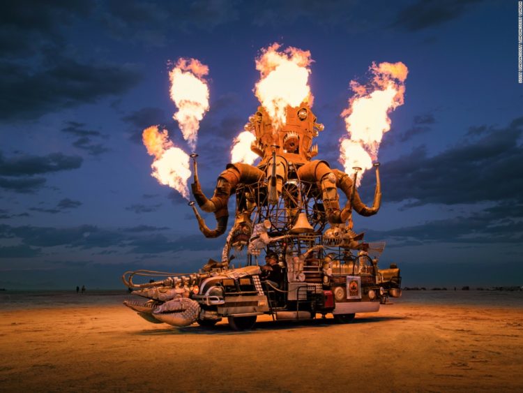 160907084704-burning-man-art-cars-5-super-43
