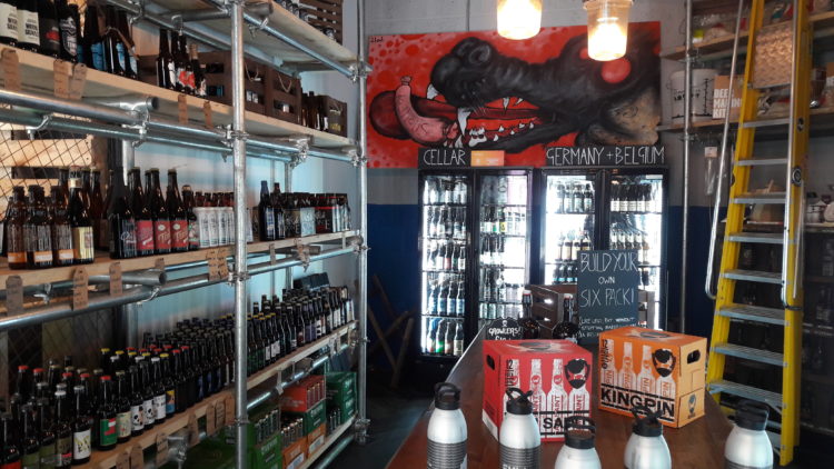 dog-houses-beer-shop1