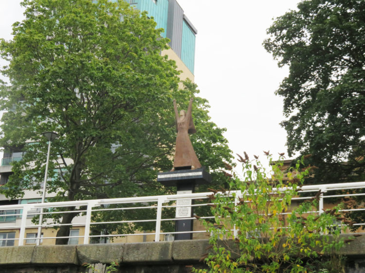 la-pasionaria-memorial