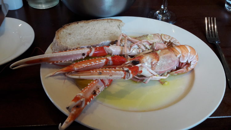 steamed-langoustines-in-garlic-butter