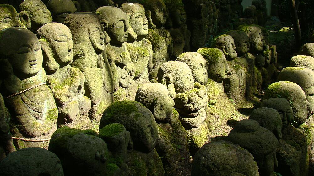 圖 片 來 源 ：愛 宕 念 佛 寺。 