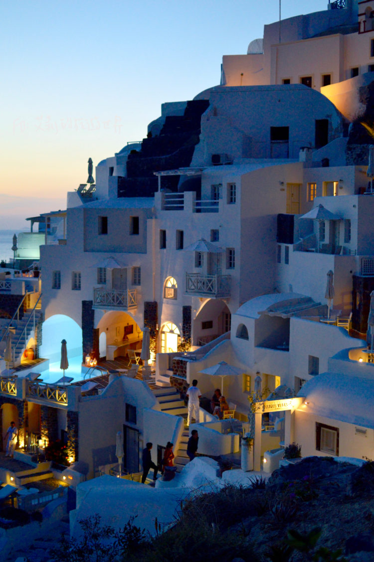 greece-santorini-signature-scenic-view-oia-sunset