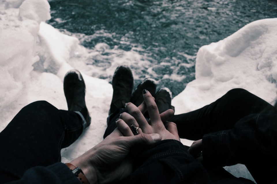 boss-fight-free-high-quality-stock-images-photos-photography-hands-couple-ice-snow-960x638