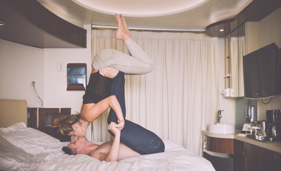 boss-fight-free-stock-images-photography-photos-high-resolution-couple-kill-bed-960x585